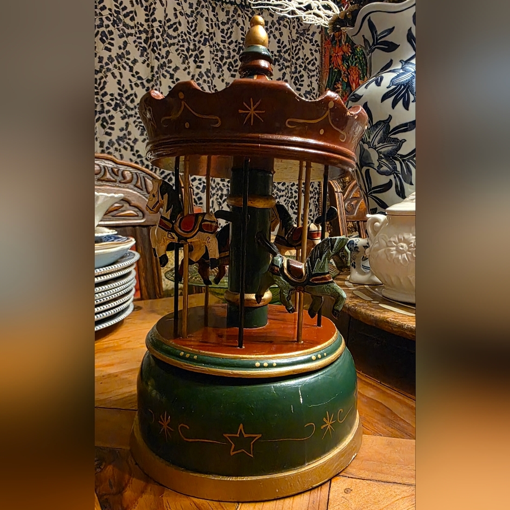 Vintage Wooden Carousel 11"×6.25"